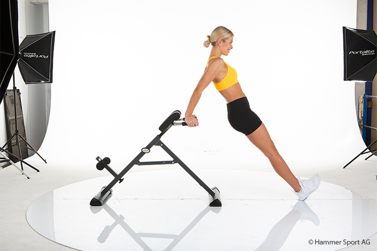 Br24 Blog Marketplaces Women doing exercising with a sport equipment in a photostudio