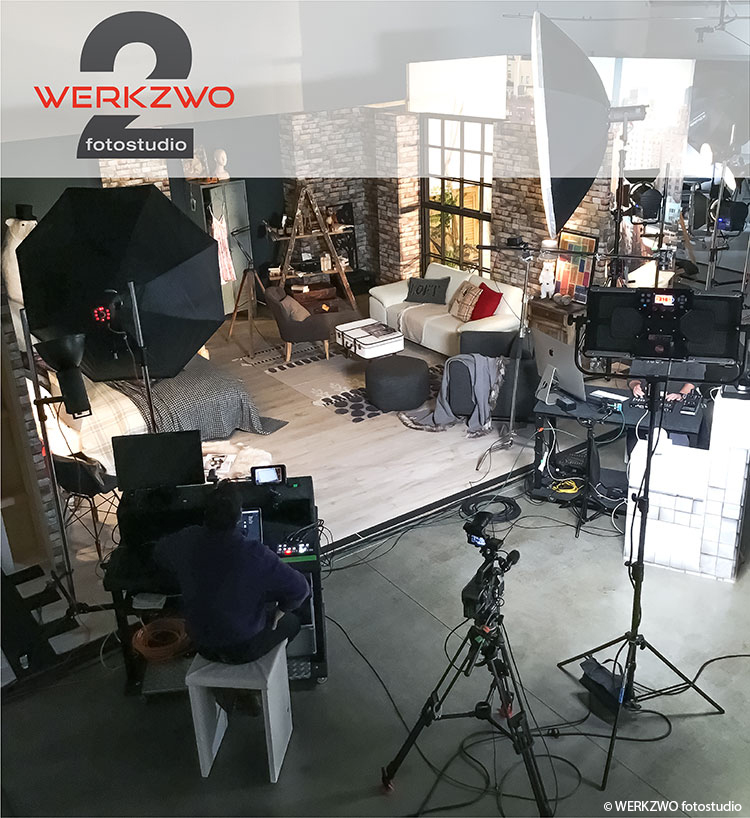 Br24 Blog Behind the scenes of creativity: View of a setting at the Werkzwo Fotostudio