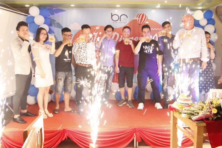 Br24 Blog Firmenausflug 2019: Party mit dem Team am Abend