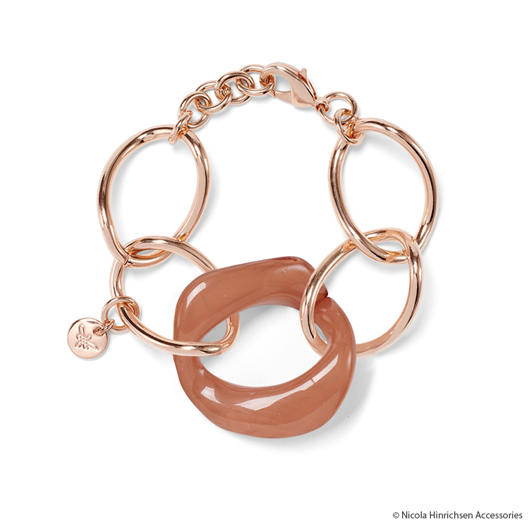 Rose gold bracelet with pendant with shadow