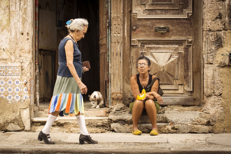 Br24: Old women in the Streets of Cuba/ alte Frauen in den Straßen von Kuba