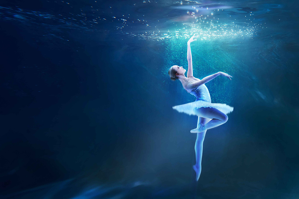 Br24 Composing: female ballerina integrated into an underwater scene using composing